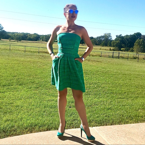 Emerald Green Tweed Strapless Dress - Picture 2 of 7